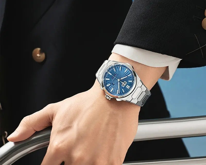 How to Choose an Automatic Luxury Watch for Sophisticated Men