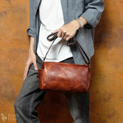 Retro Leather Men's Shoulder Messenger Bag Leisure Small Backpack Vegetable Tanned Leather Bucket Bag Hand-Painted Pillow Bag
