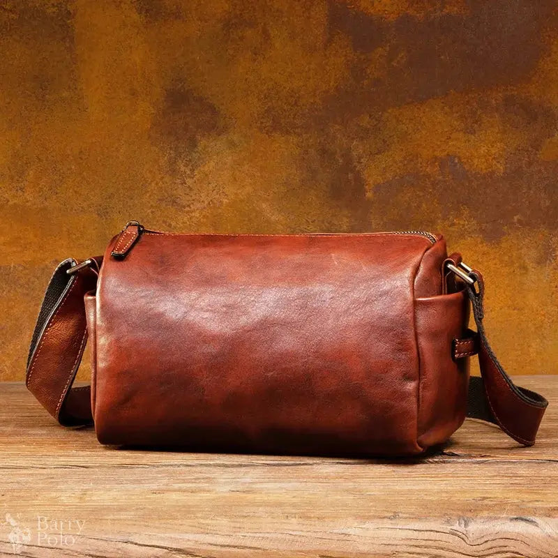 Retro Leather Men's Shoulder Messenger Bag Leisure Small Backpack Vegetable Tanned Leather Bucket Bag Hand-Painted Pillow Bag
