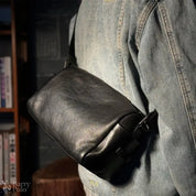 Retro Leather Men's Shoulder Messenger Bag Leisure Small Backpack Vegetable Tanned Leather Bucket Bag Hand-Painted Pillow Bag